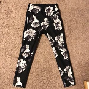 Gap women’s workout leggings